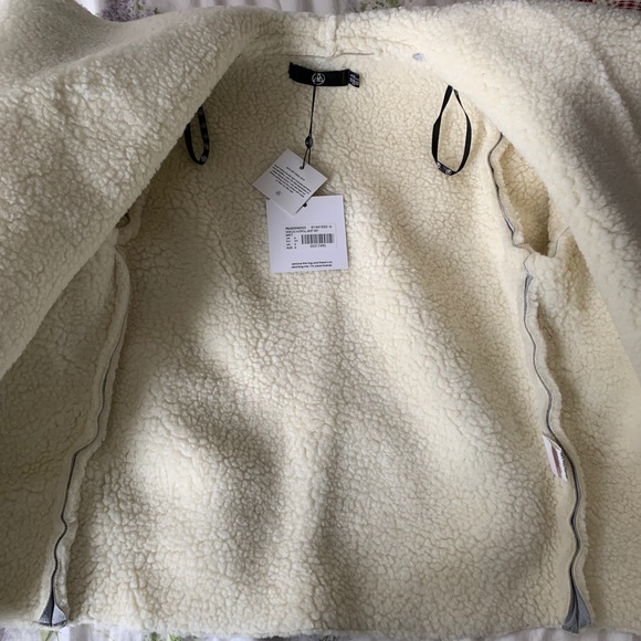 Missguided Shearling Waterfall Jacket - Picture 4 of 4